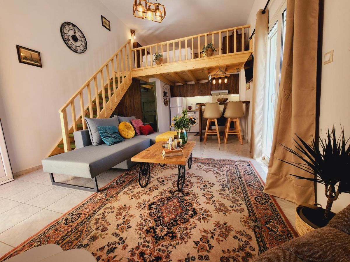 Luxury Loft Apartment Vivian Патра Экстерьер фото